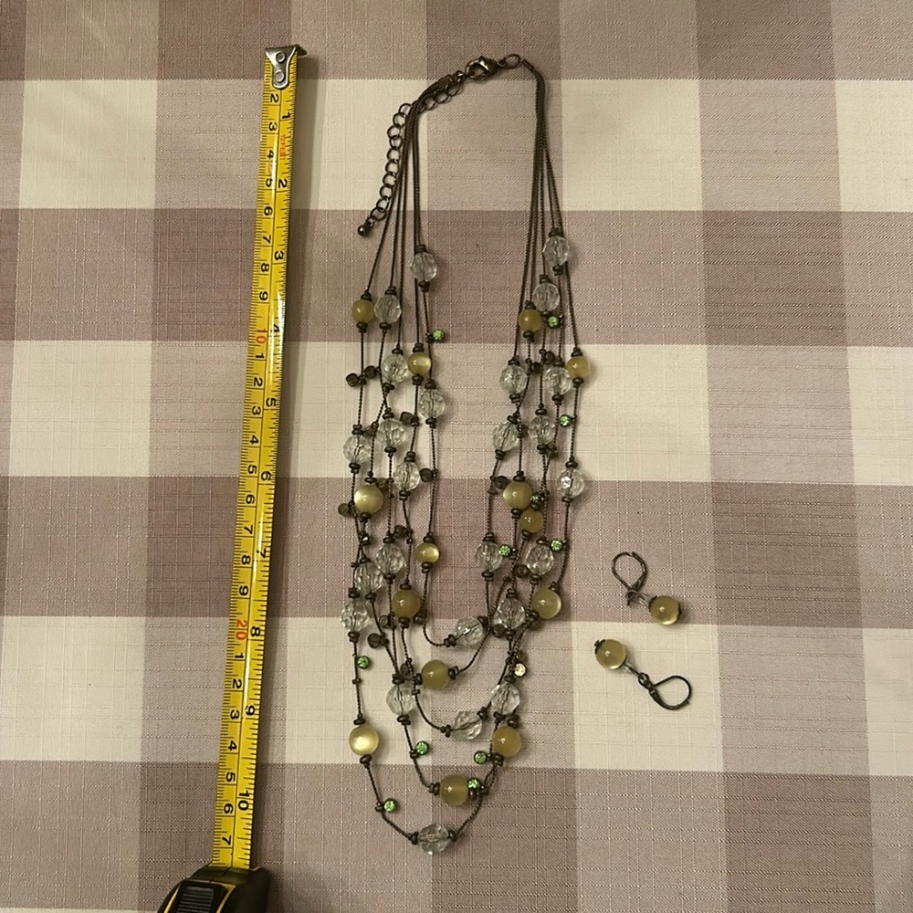 Beaded necklace and earring set